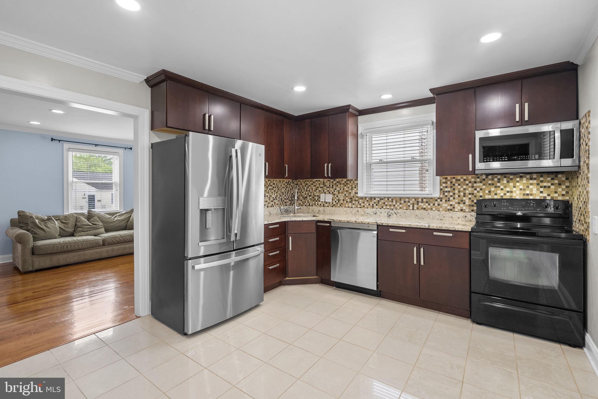 WHEATON HILLS - Residential