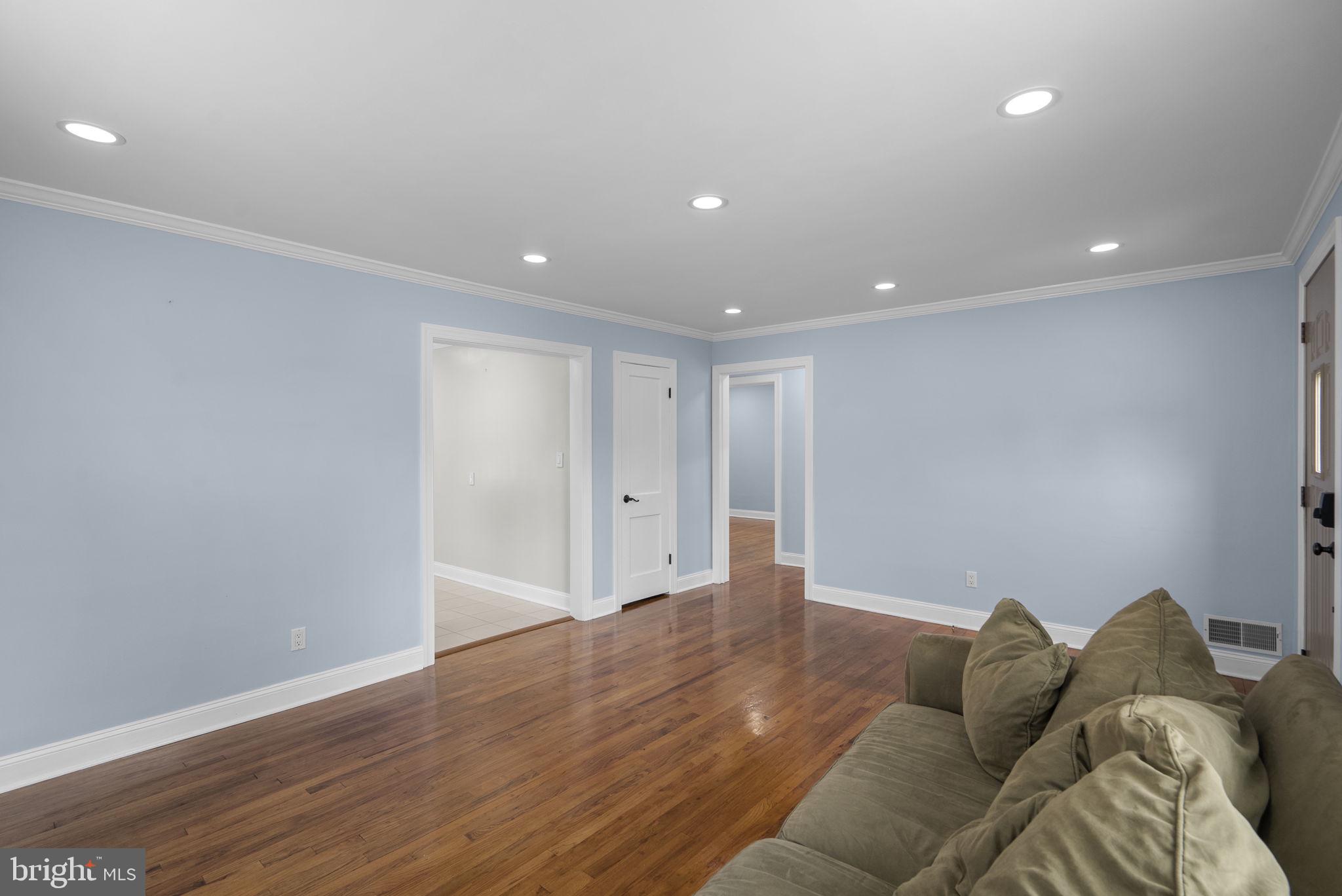 WHEATON HILLS - Residential