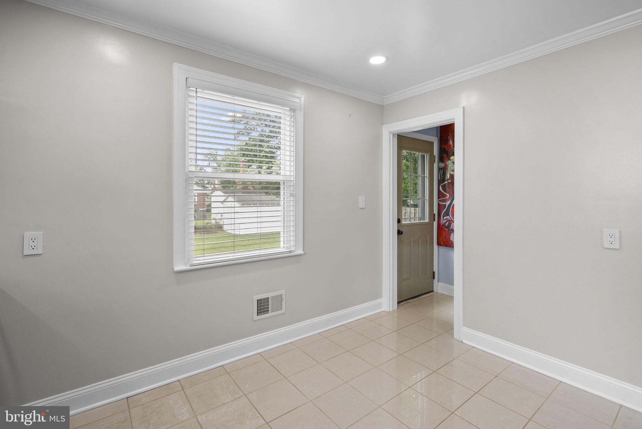 WHEATON HILLS - Residential