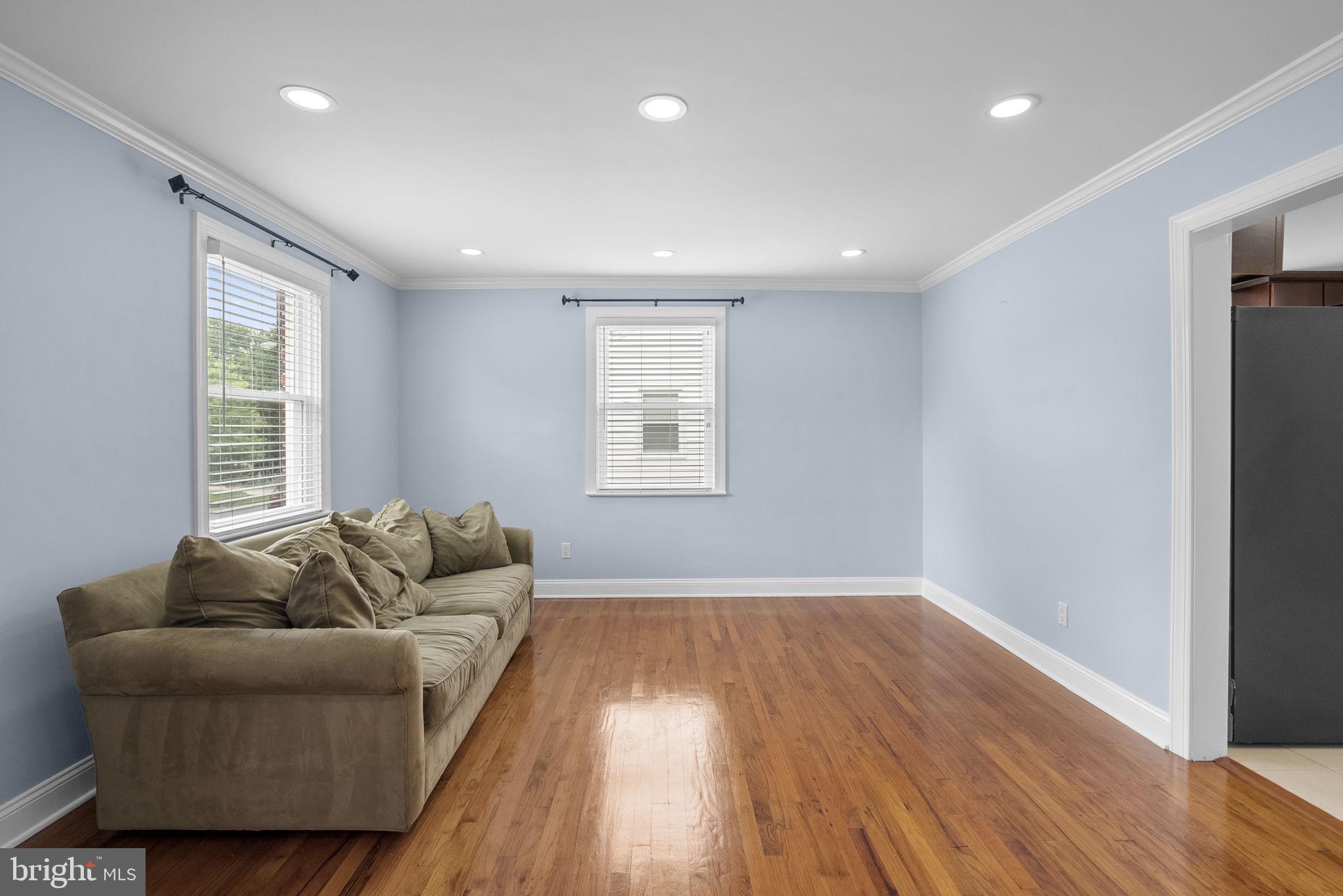 WHEATON HILLS - Residential