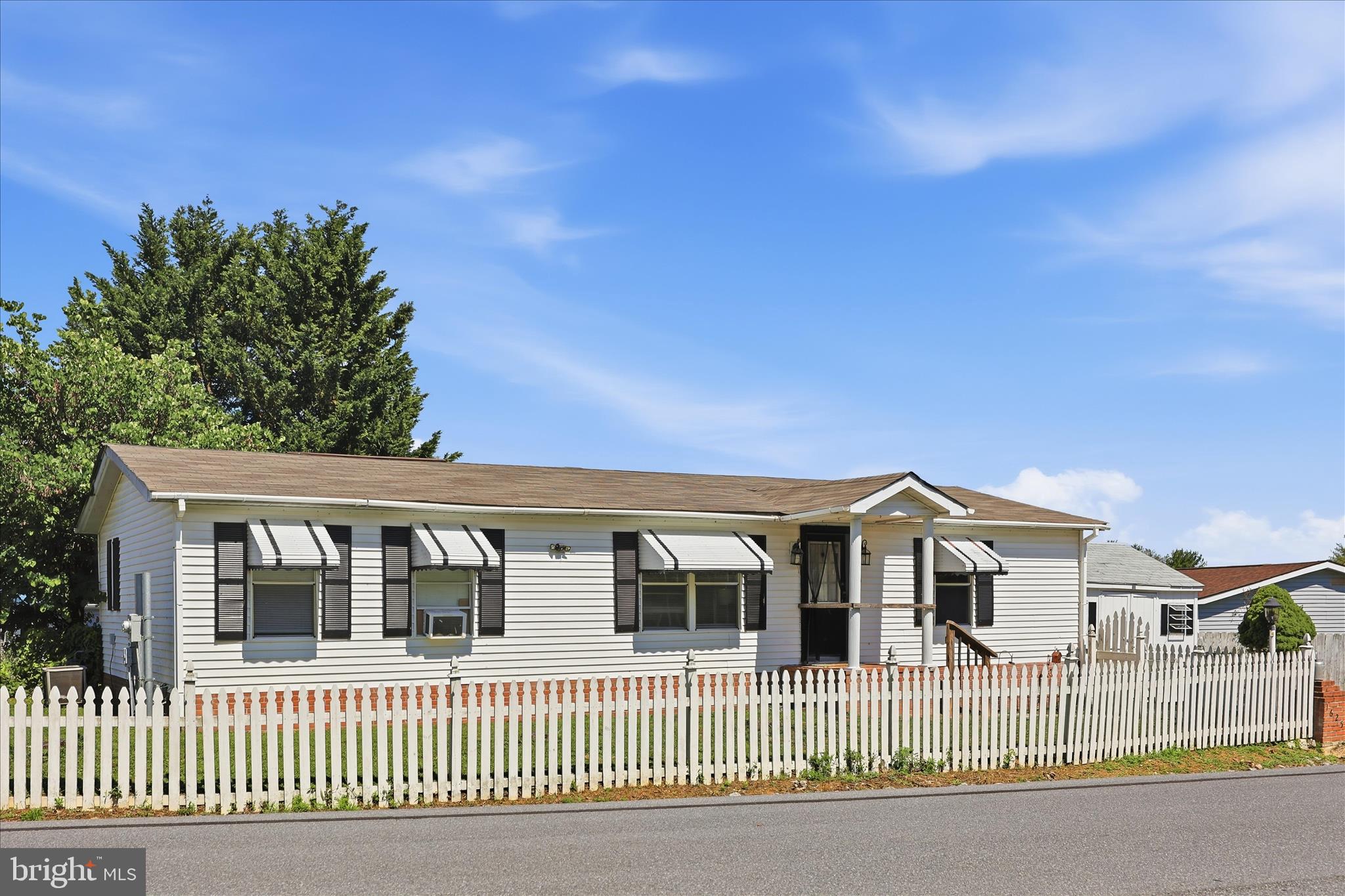 HIGHLAND MANOR - Residential