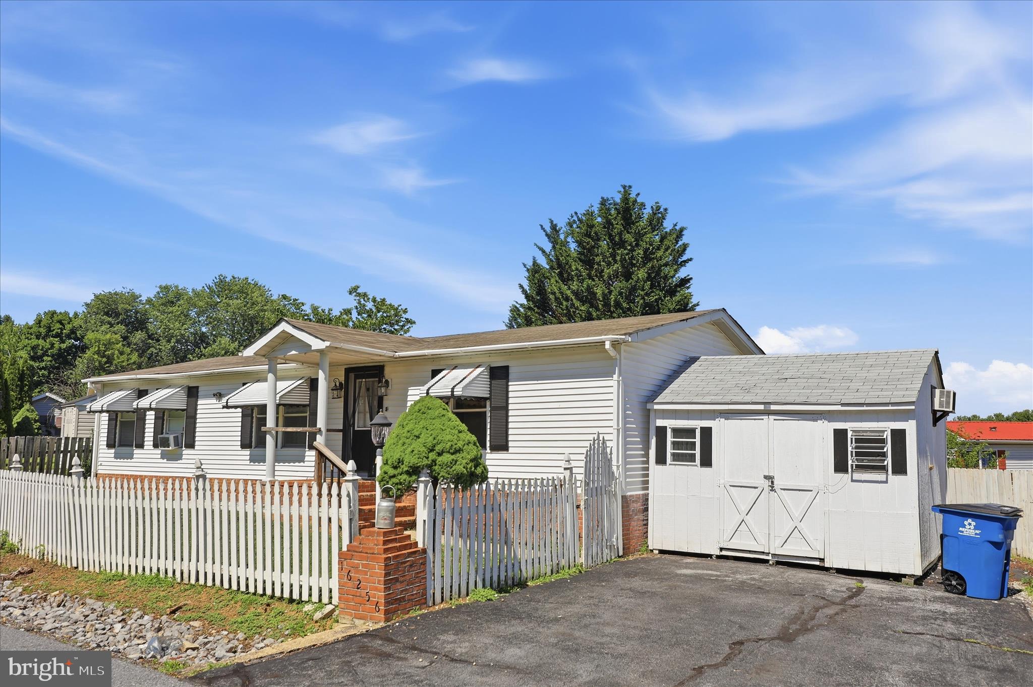 HIGHLAND MANOR - Residential