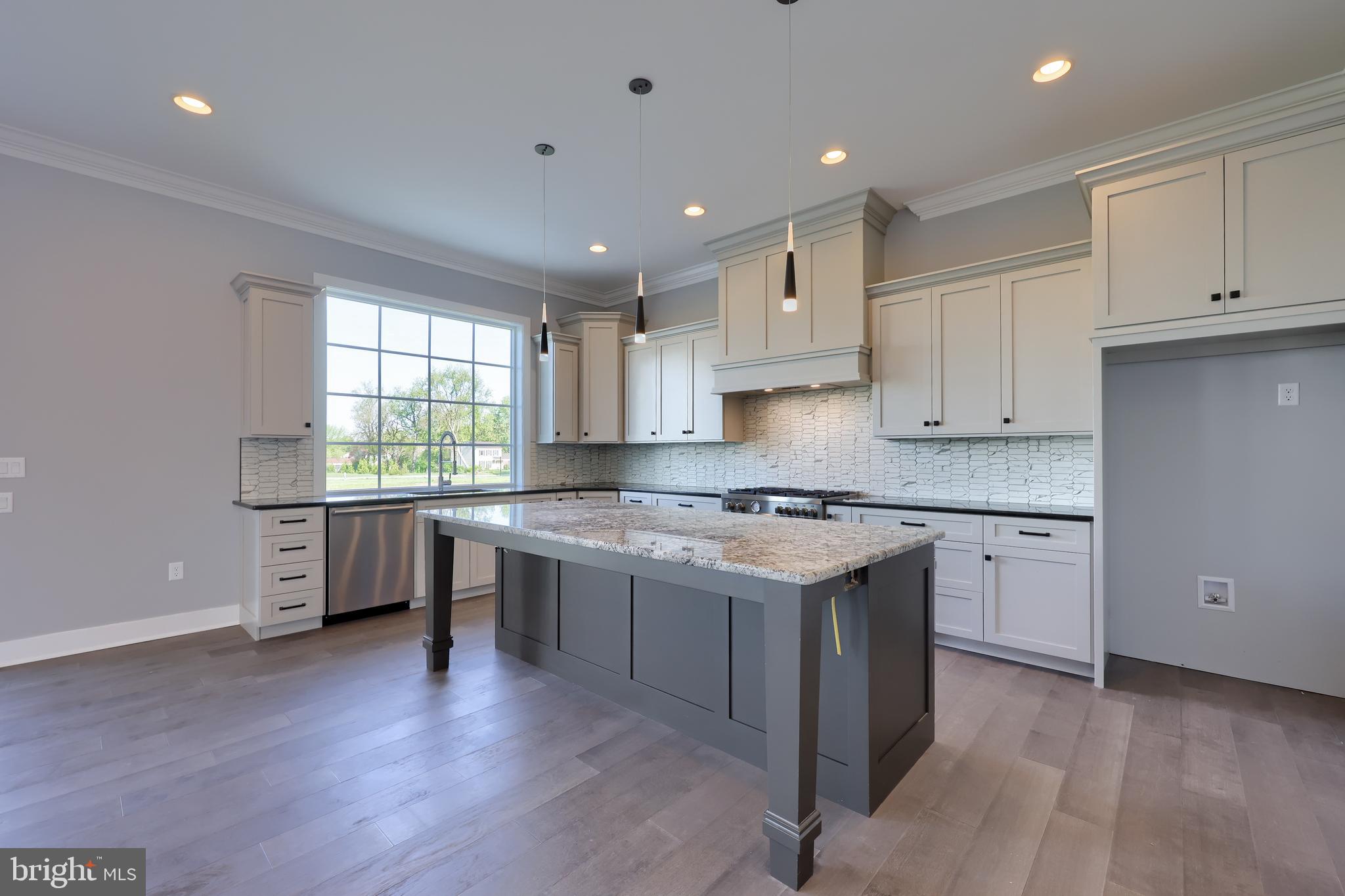 HAYDN MANOR - Residential