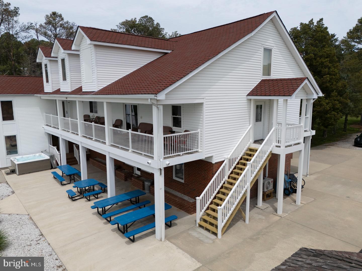 TOWN POINT ESTATES - Residential
