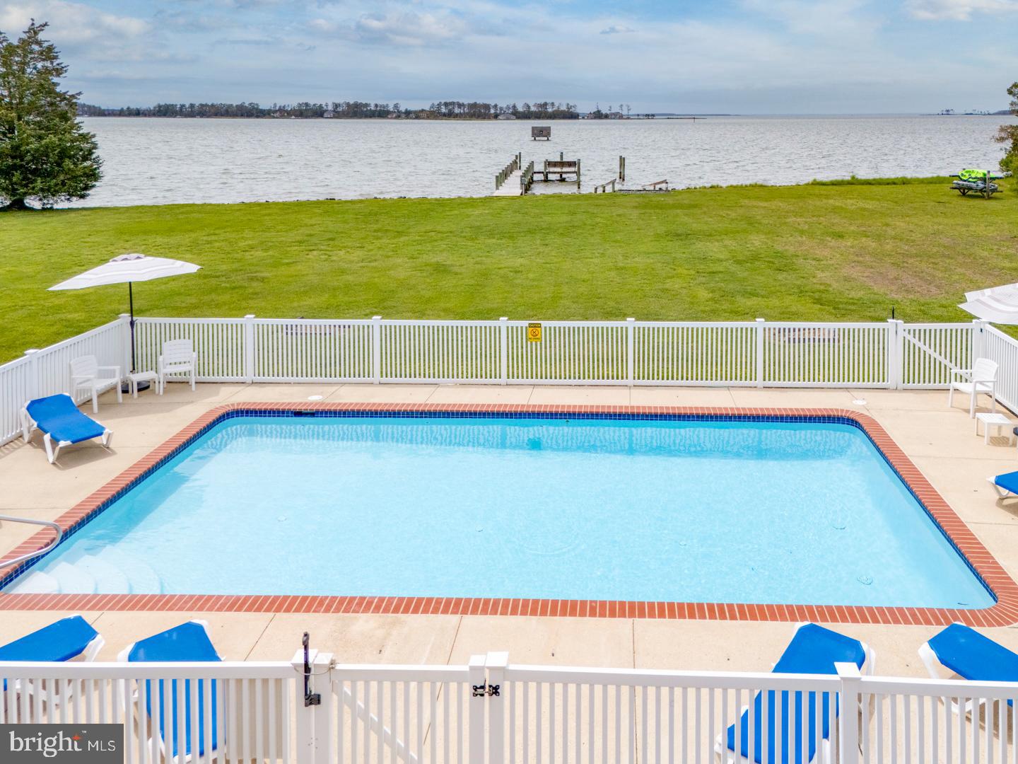 TOWN POINT ESTATES - Residential