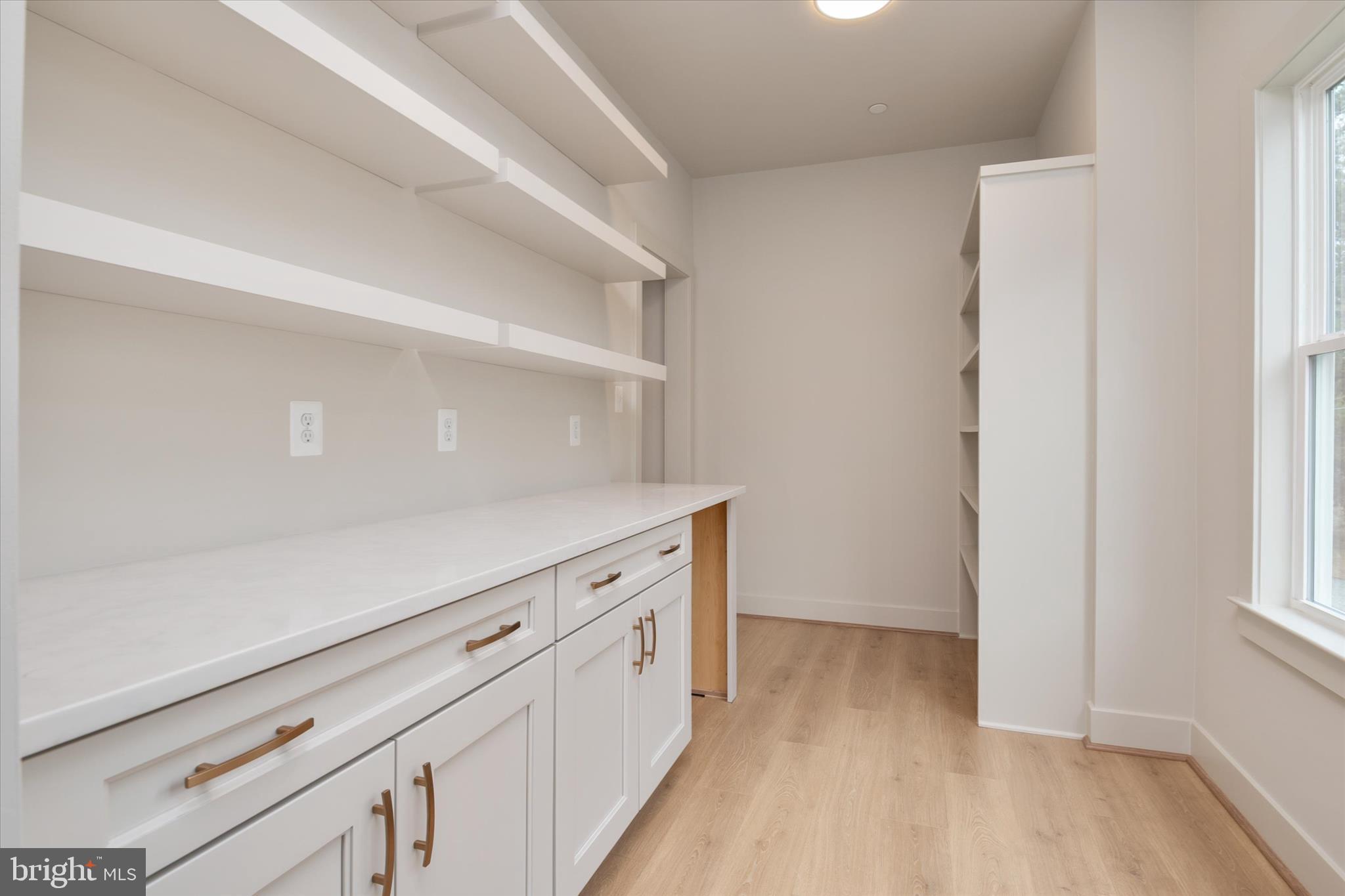 DEALE - Residential