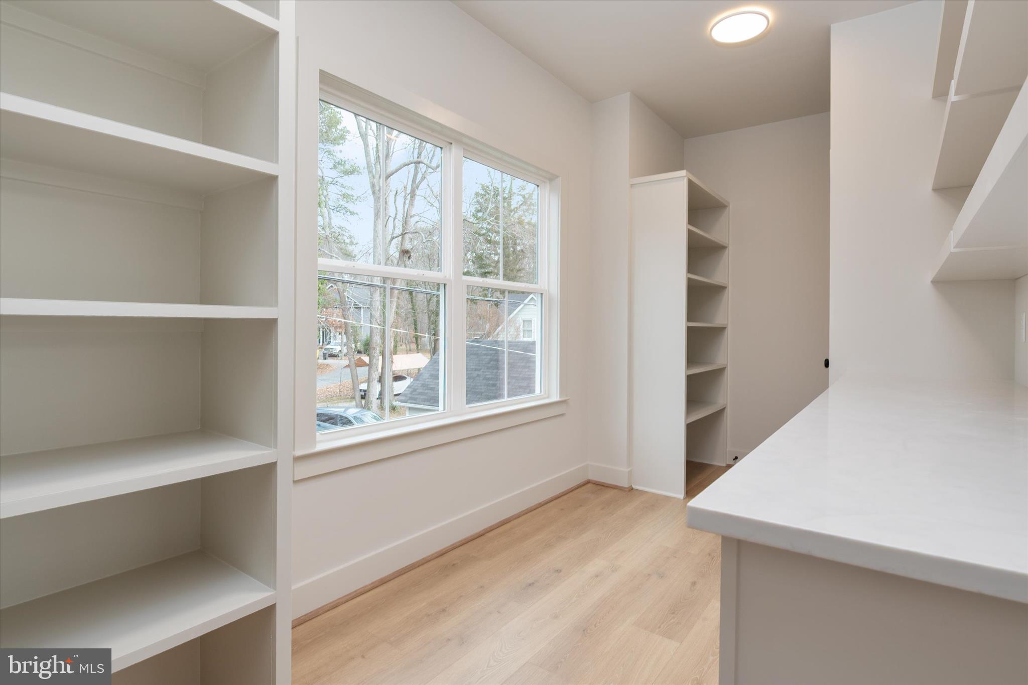 DEALE - Residential