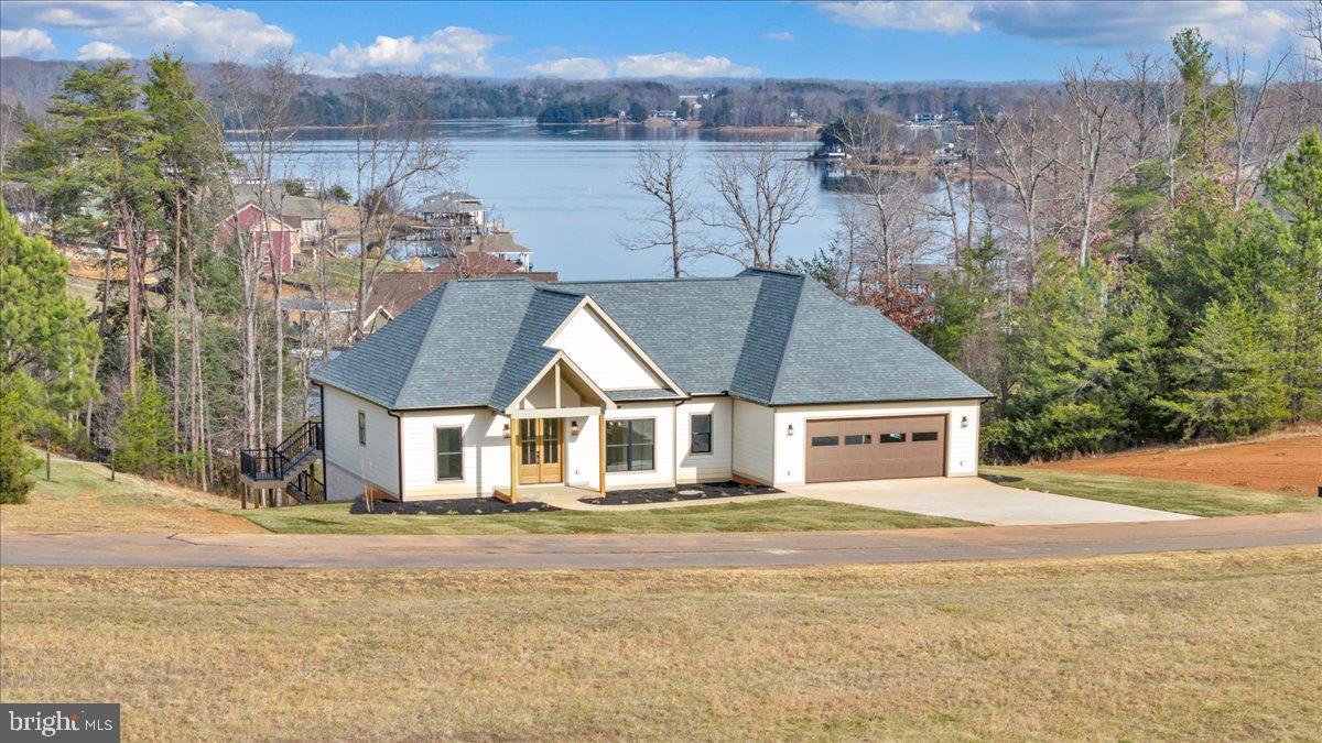 COMPASS COVE - Residential