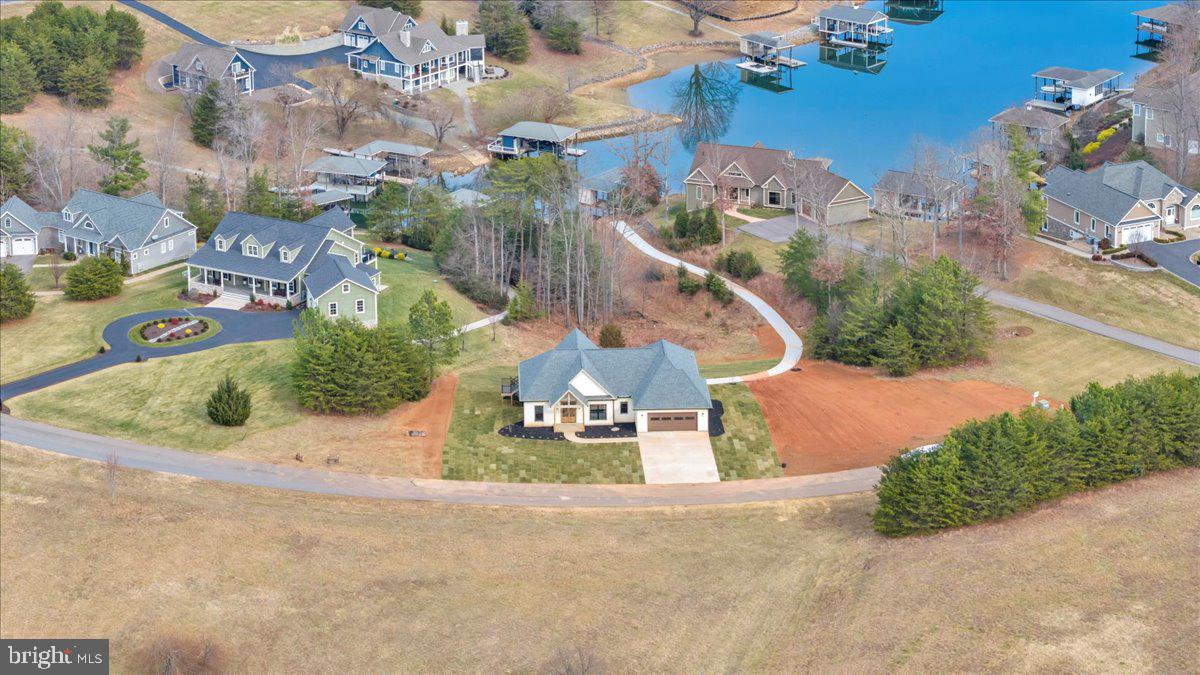 COMPASS COVE - Residential