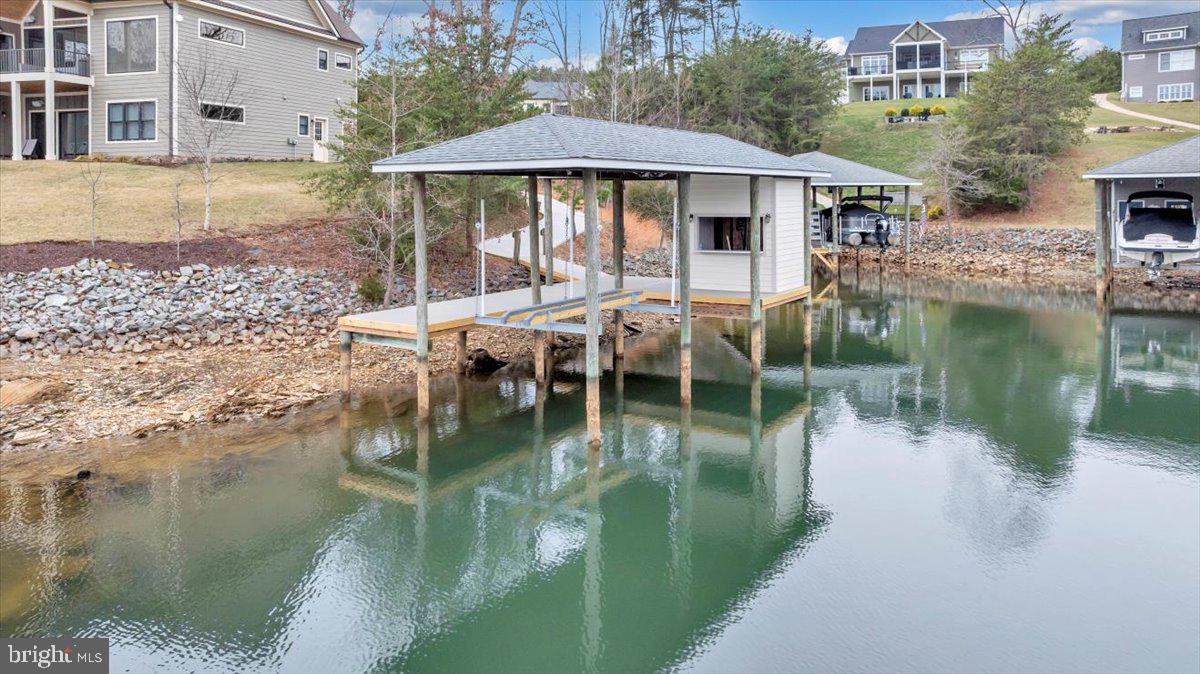 COMPASS COVE - Residential