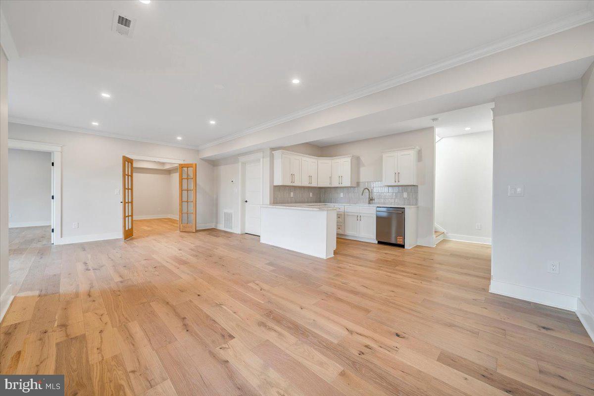 COMPASS COVE - Residential