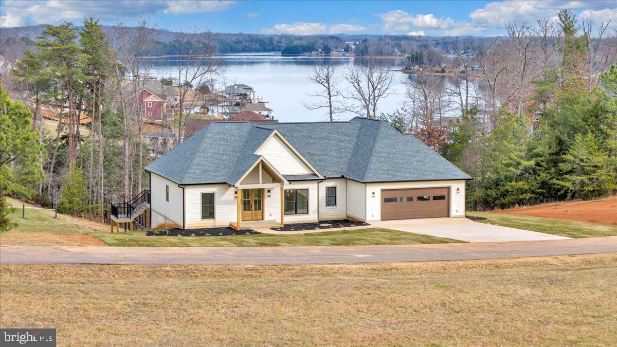 COMPASS COVE - Residential