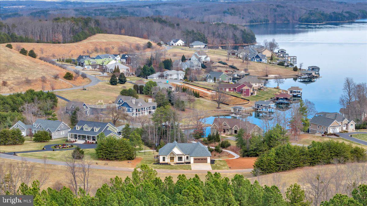 COMPASS COVE - Residential