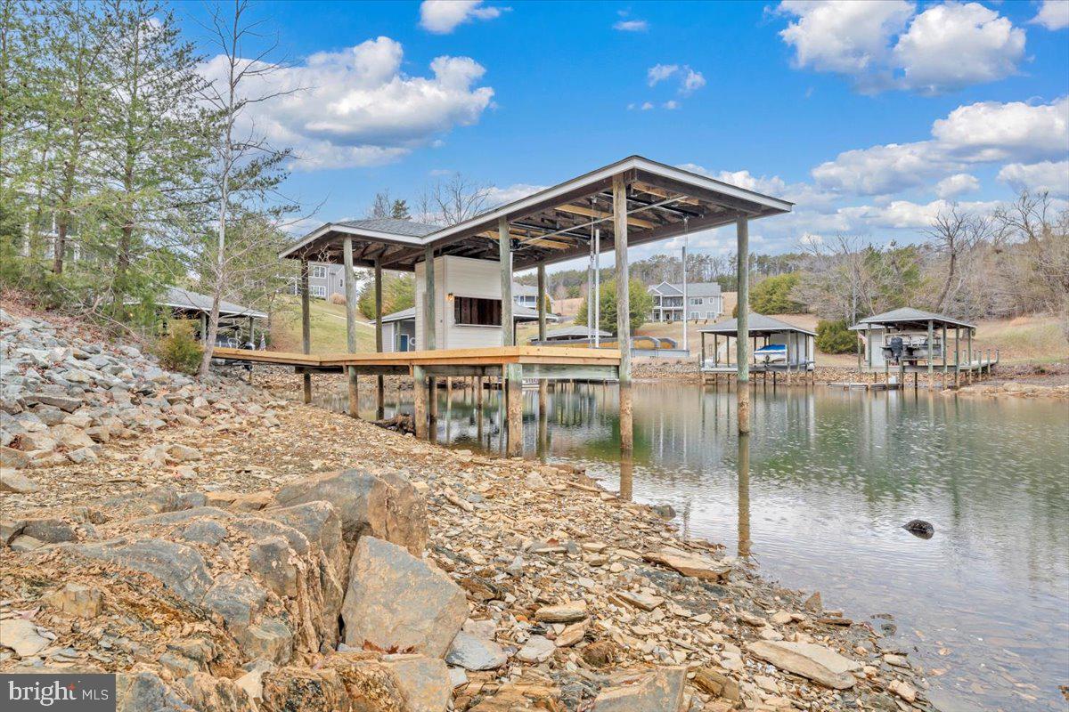 COMPASS COVE - Residential