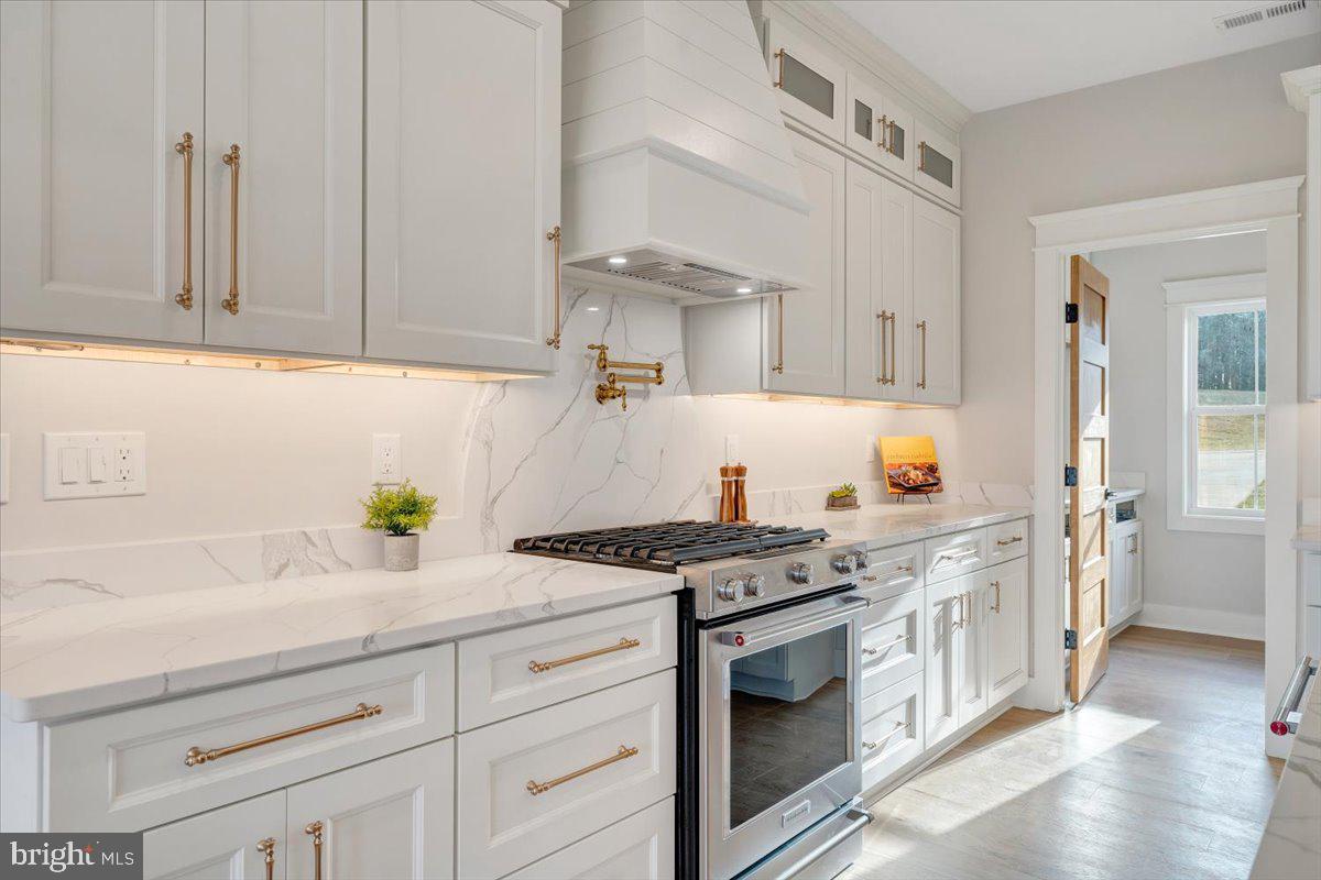 COMPASS COVE - Residential