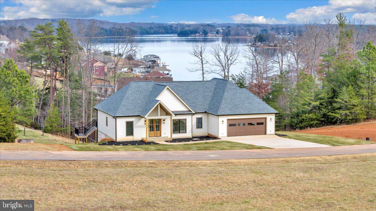 COMPASS COVE - Residential