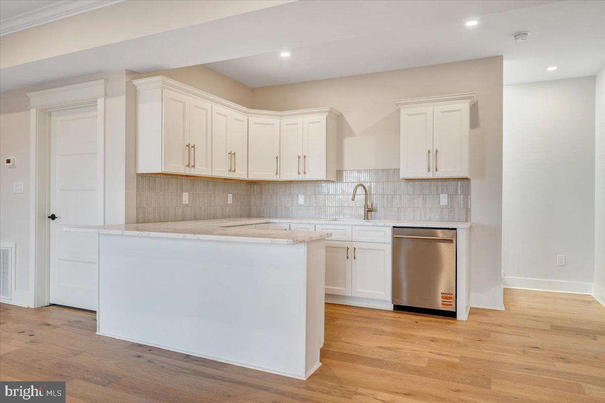 COMPASS COVE - Residential