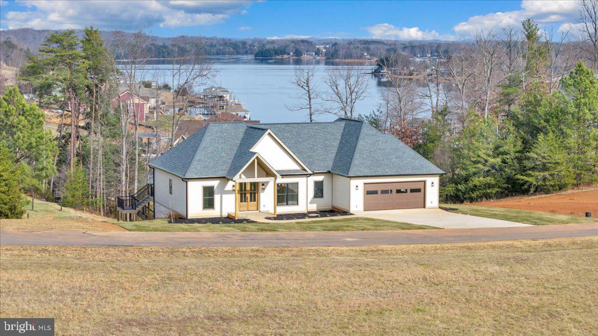 COMPASS COVE - Residential