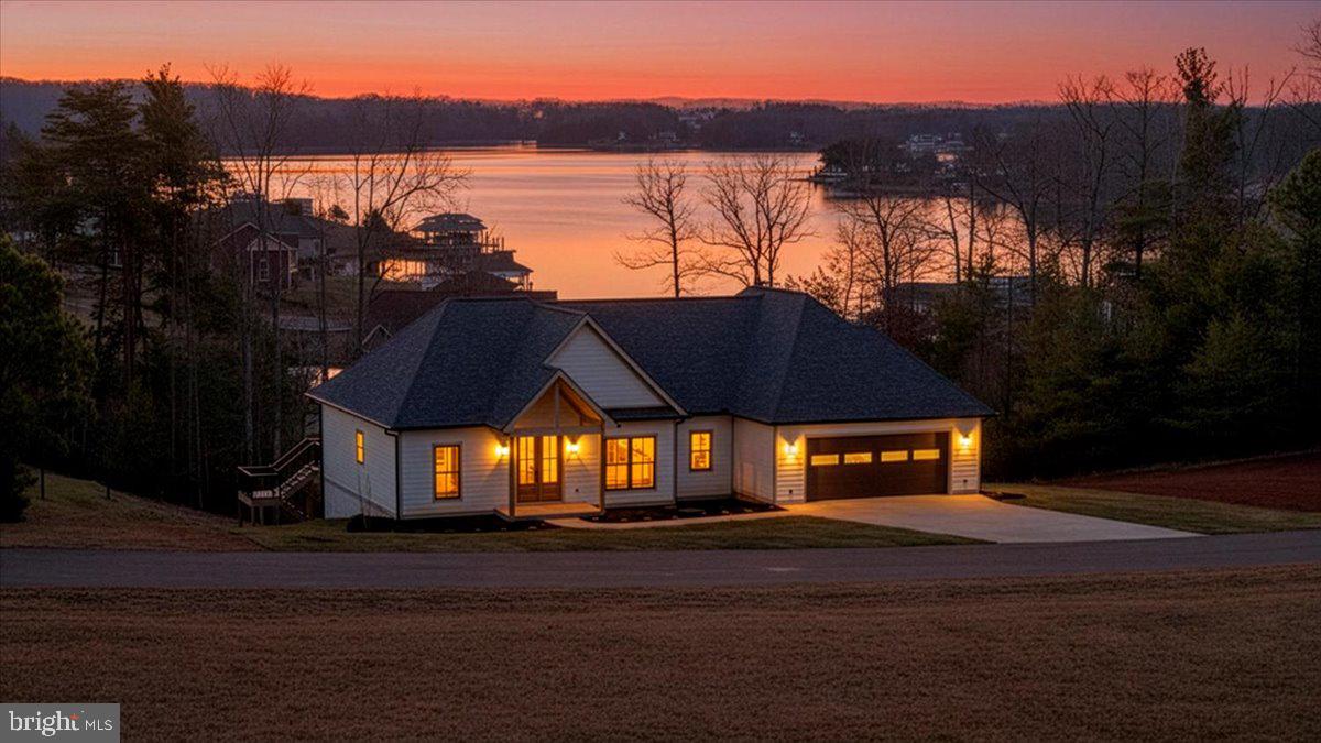COMPASS COVE - Residential