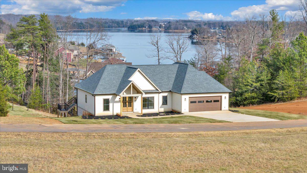 COMPASS COVE - Residential