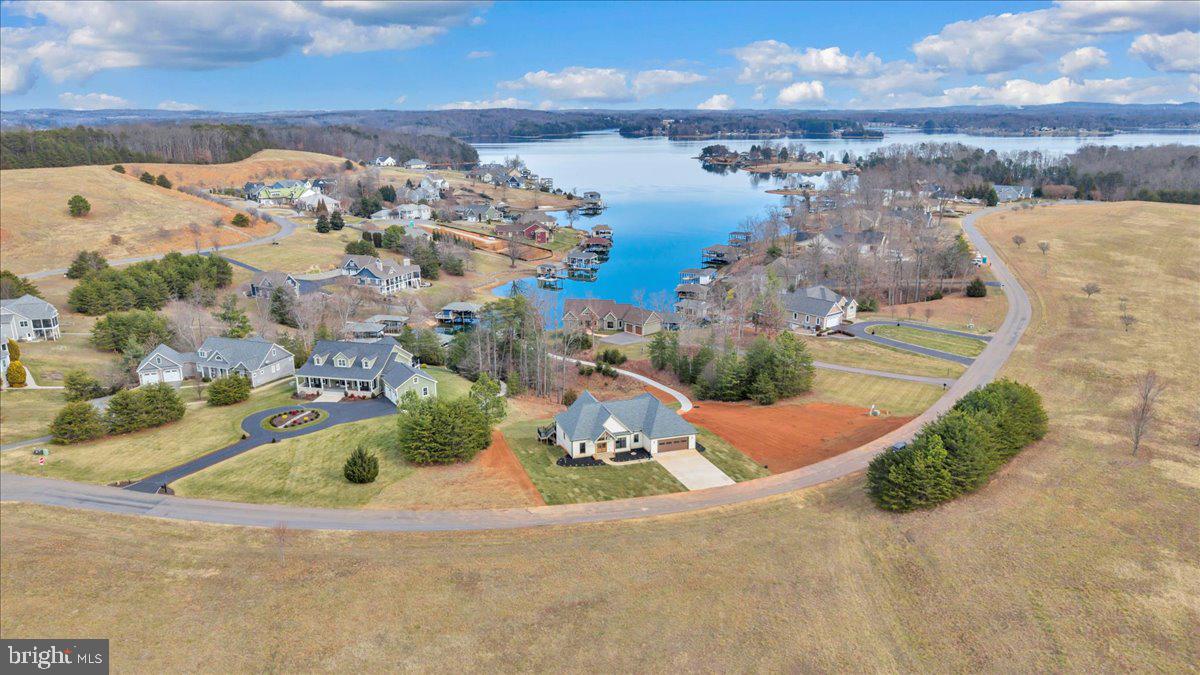 COMPASS COVE - Residential