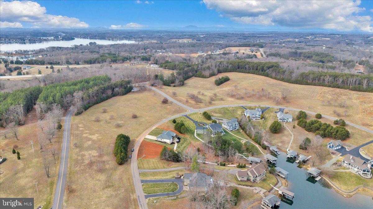 COMPASS COVE - Residential