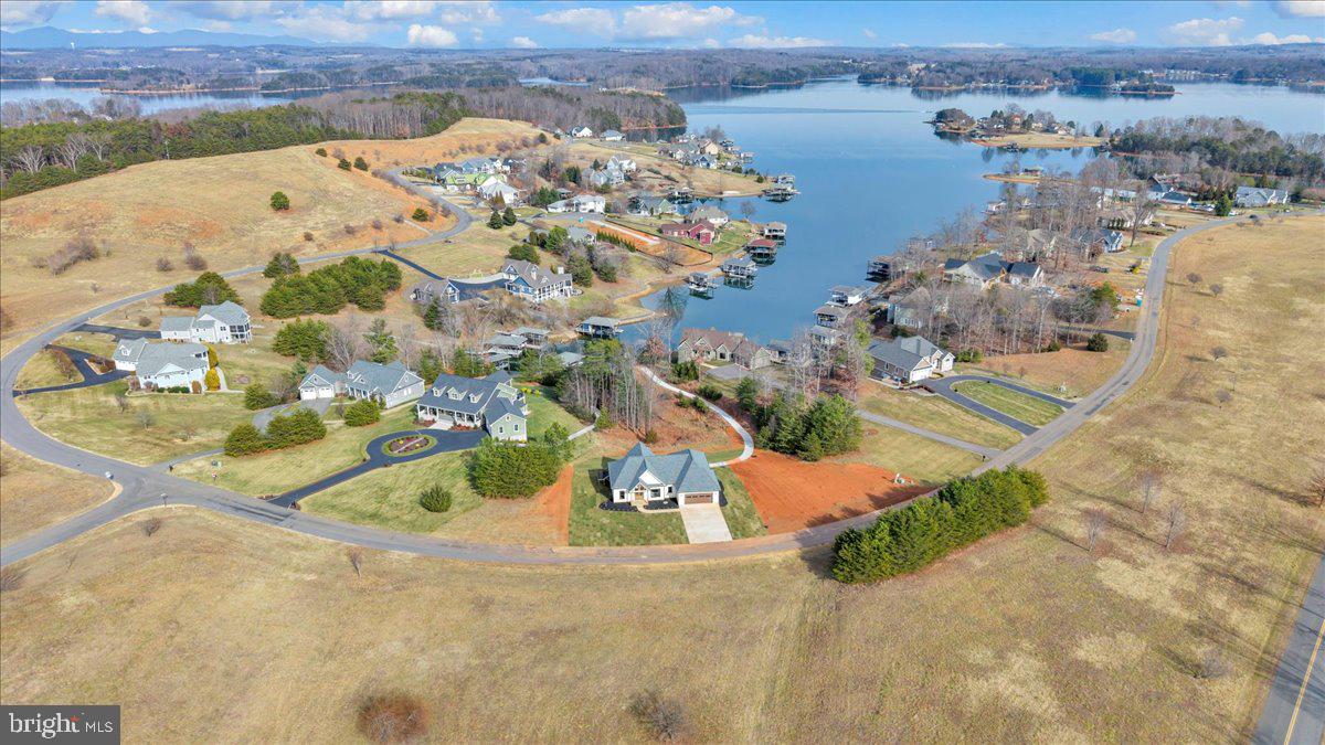 COMPASS COVE - Residential