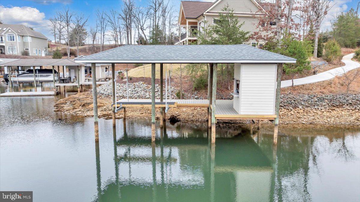 COMPASS COVE - Residential