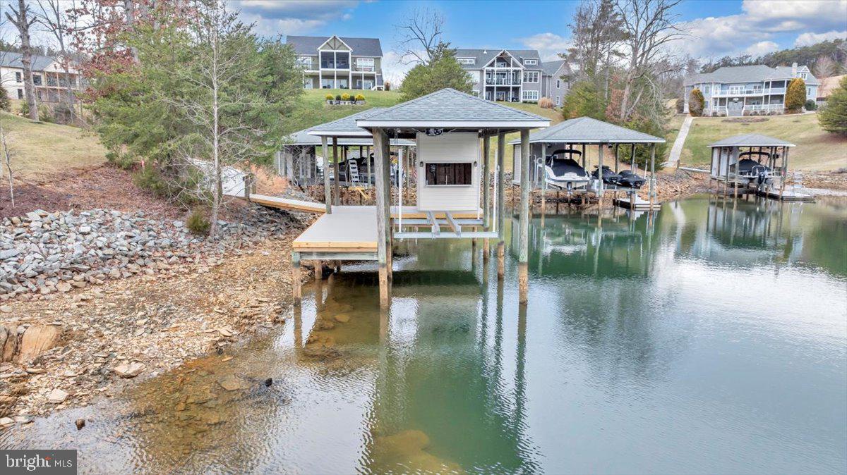 COMPASS COVE - Residential