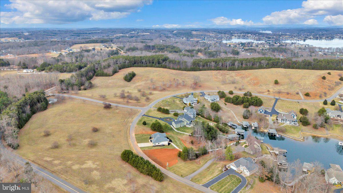 COMPASS COVE - Residential
