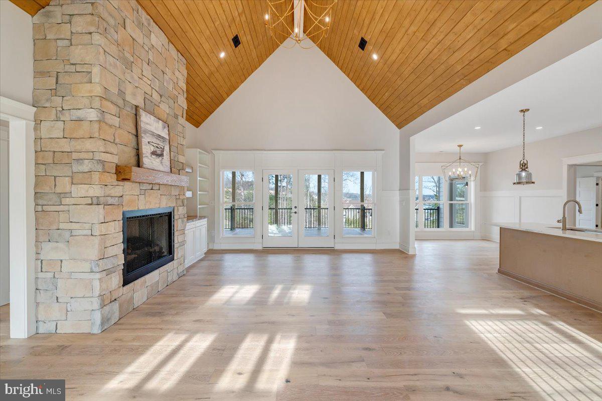 COMPASS COVE - Residential