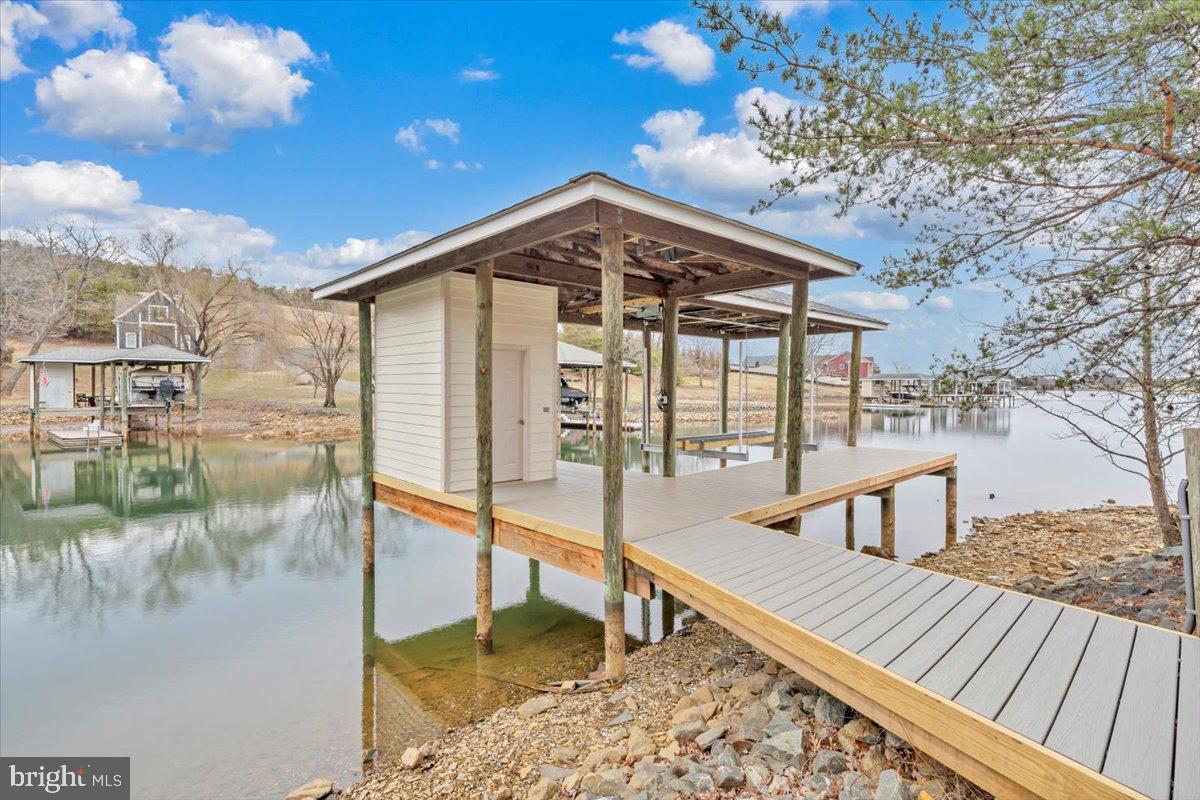 COMPASS COVE - Residential