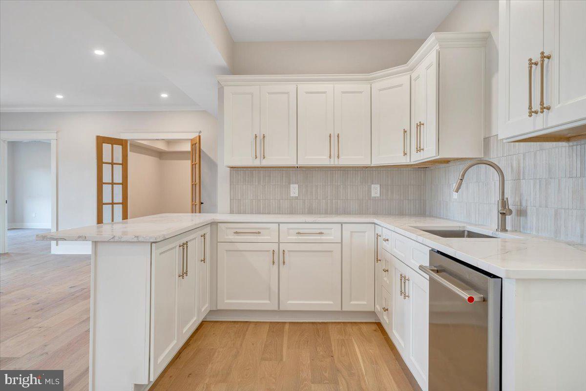 COMPASS COVE - Residential