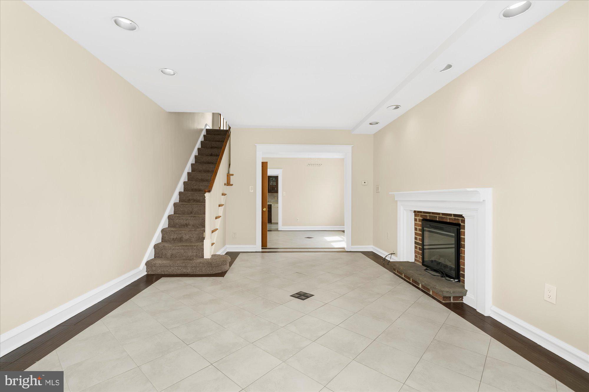 RHAWNHURST - Residential