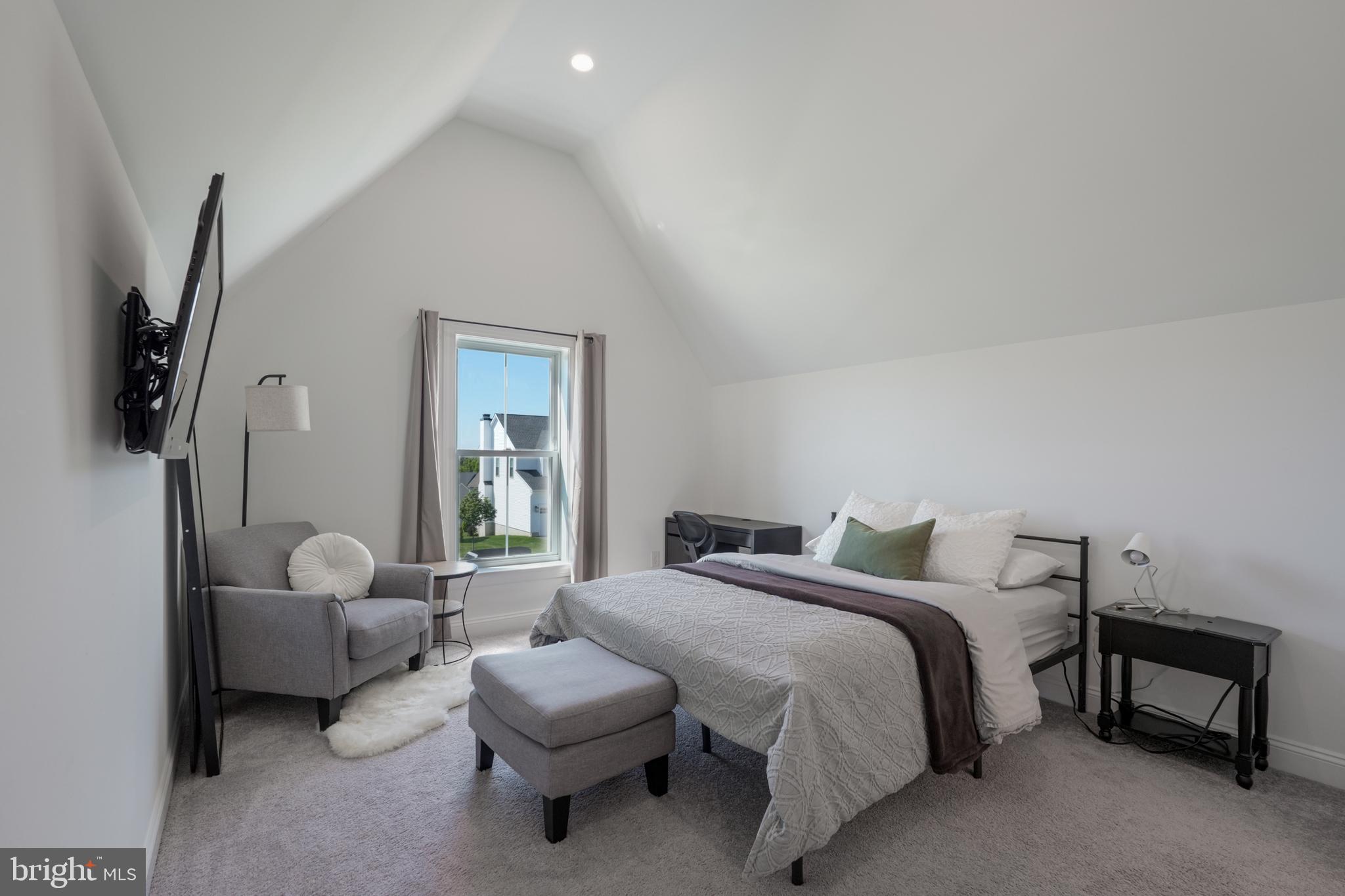 PLYMOUTH VALLEY ESTATES - Residential