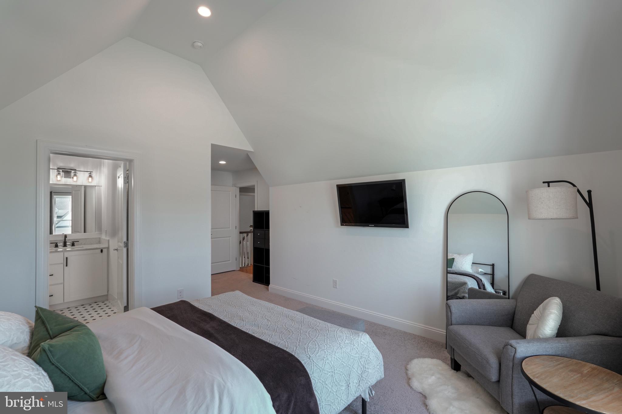 PLYMOUTH VALLEY ESTATES - Residential