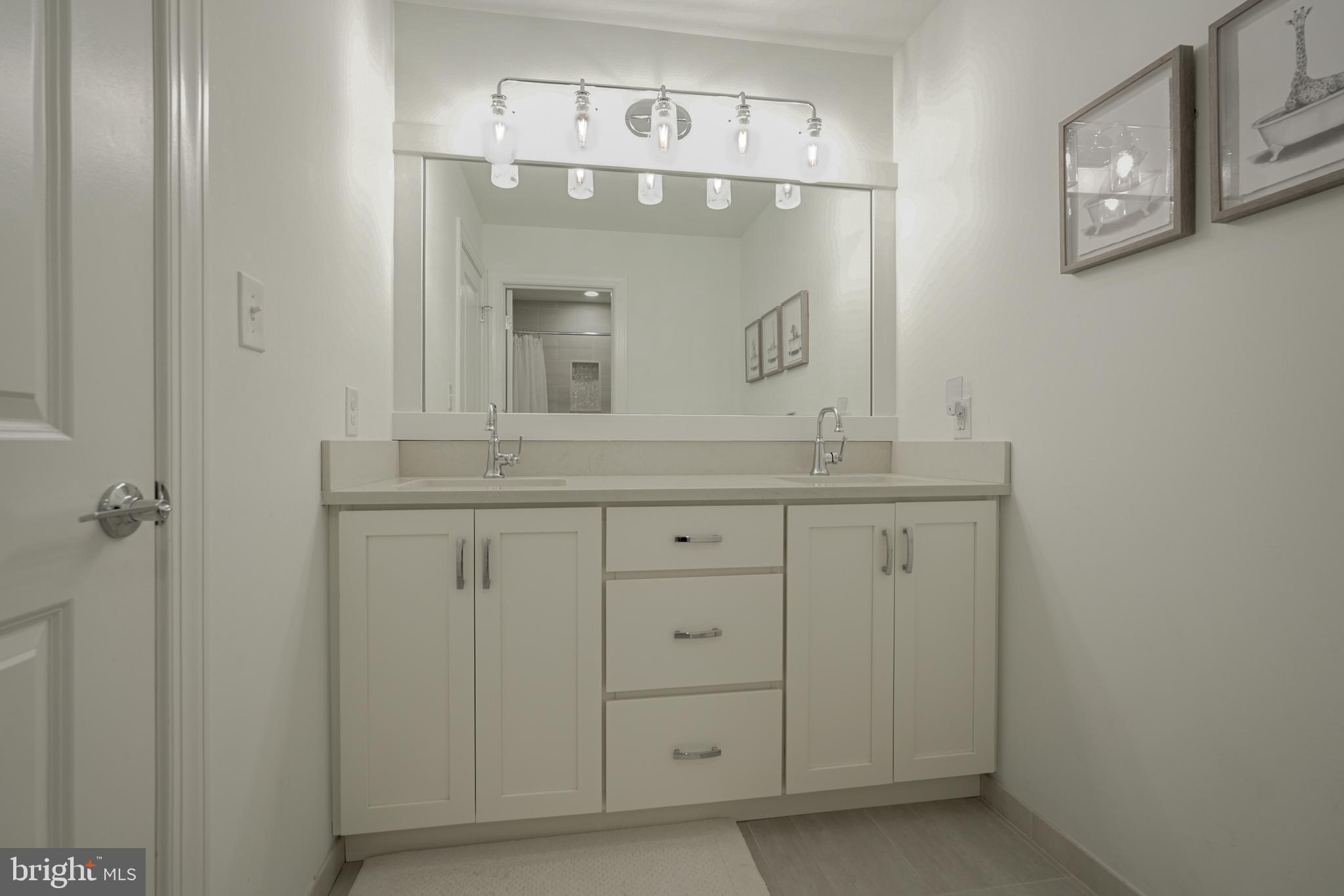 PLYMOUTH VALLEY ESTATES - Residential