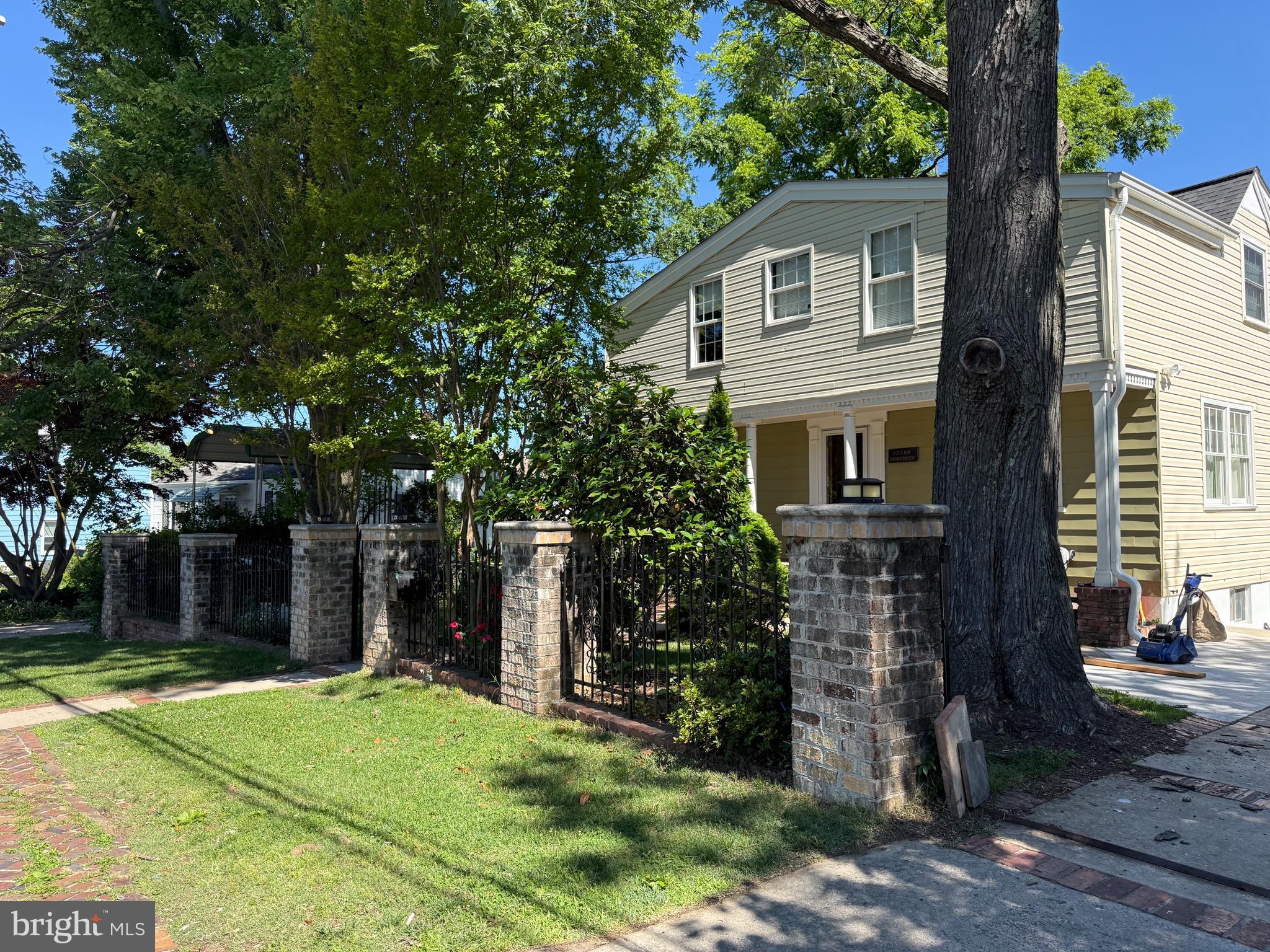 GLENMONT - Residential