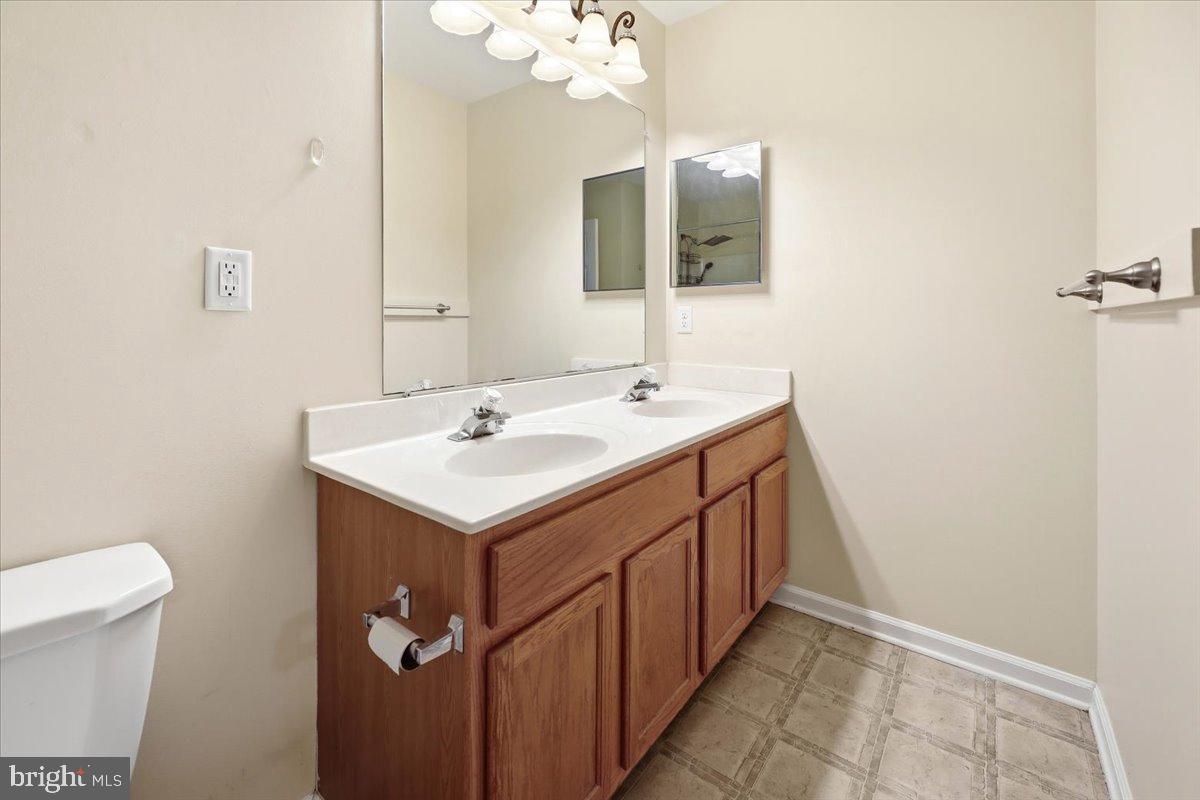 CHESAPEAKE LANDING - Residential