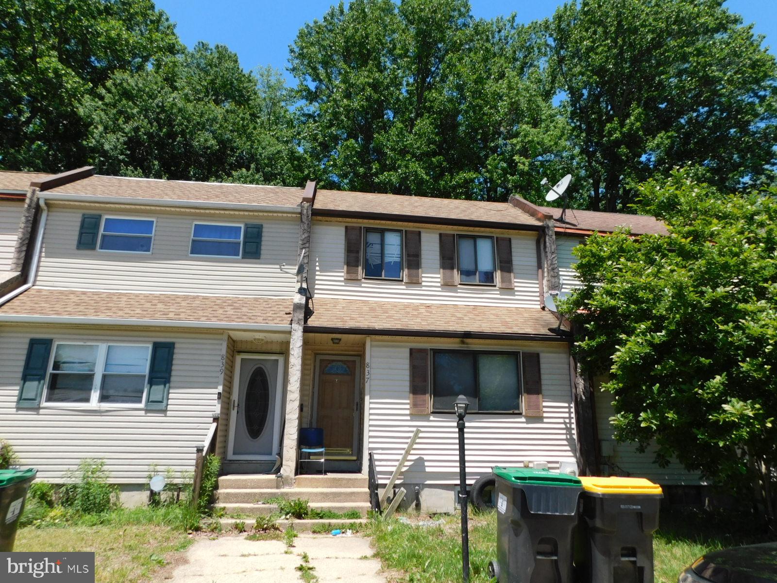 Conveniently located 3 BR townhouse. Property is being sold As Is and inspections are for informational purposes only.  All offers must be entered online on the auction company's website.