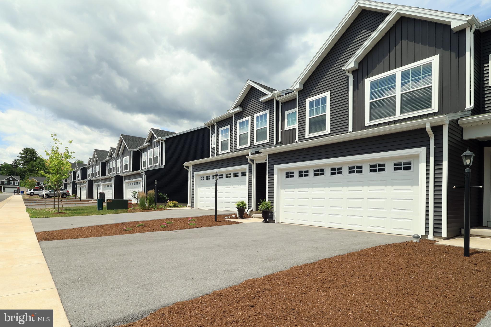 GRAYS POINTE - Residential