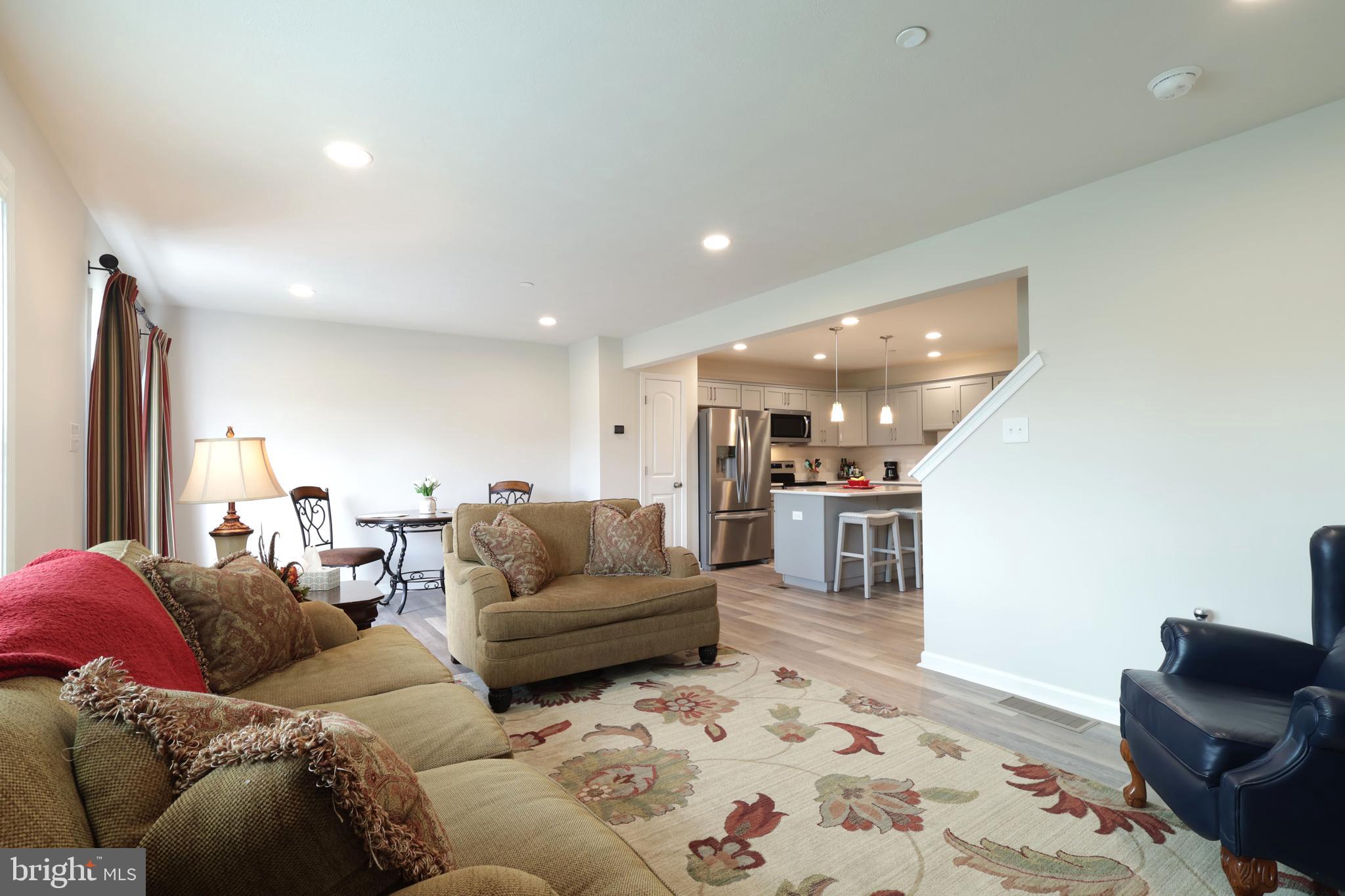 GRAYS POINTE - Residential