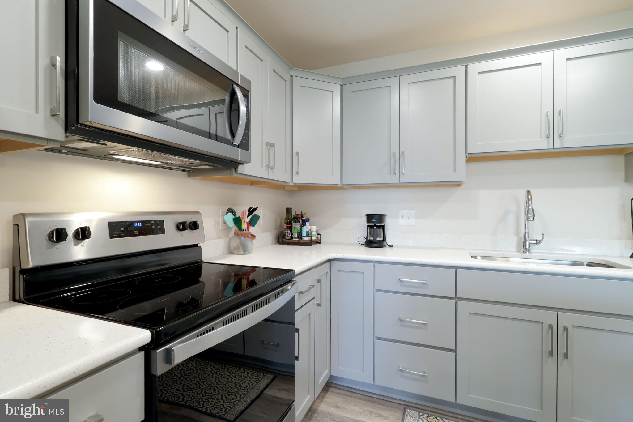 GRAYS POINTE - Residential