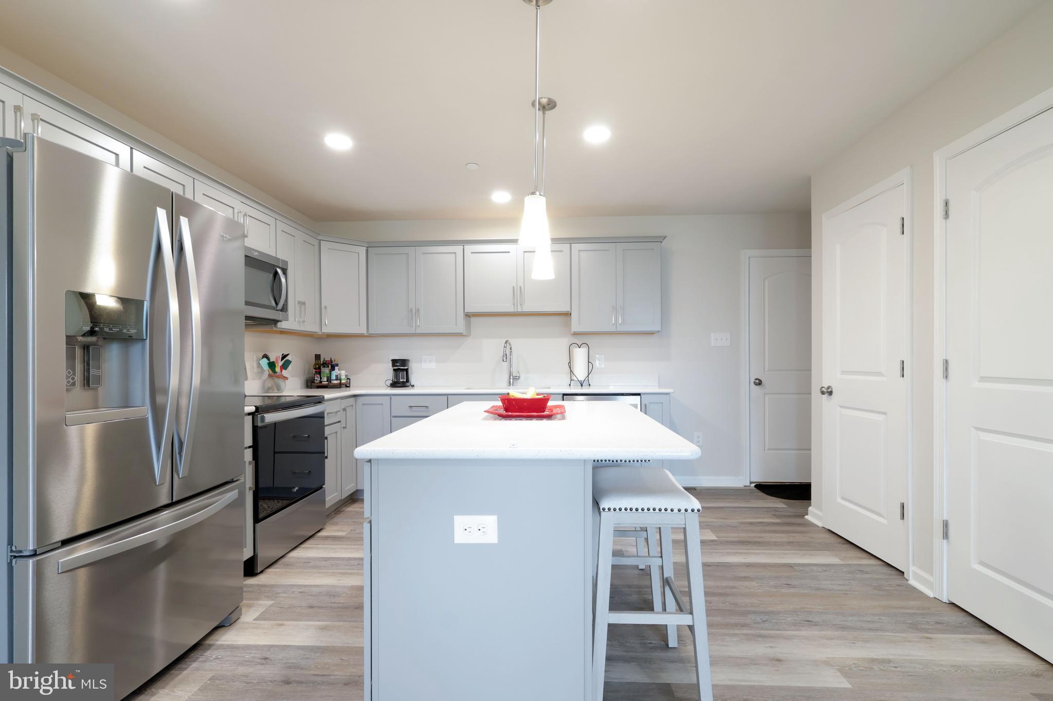 GRAYS POINTE - Residential