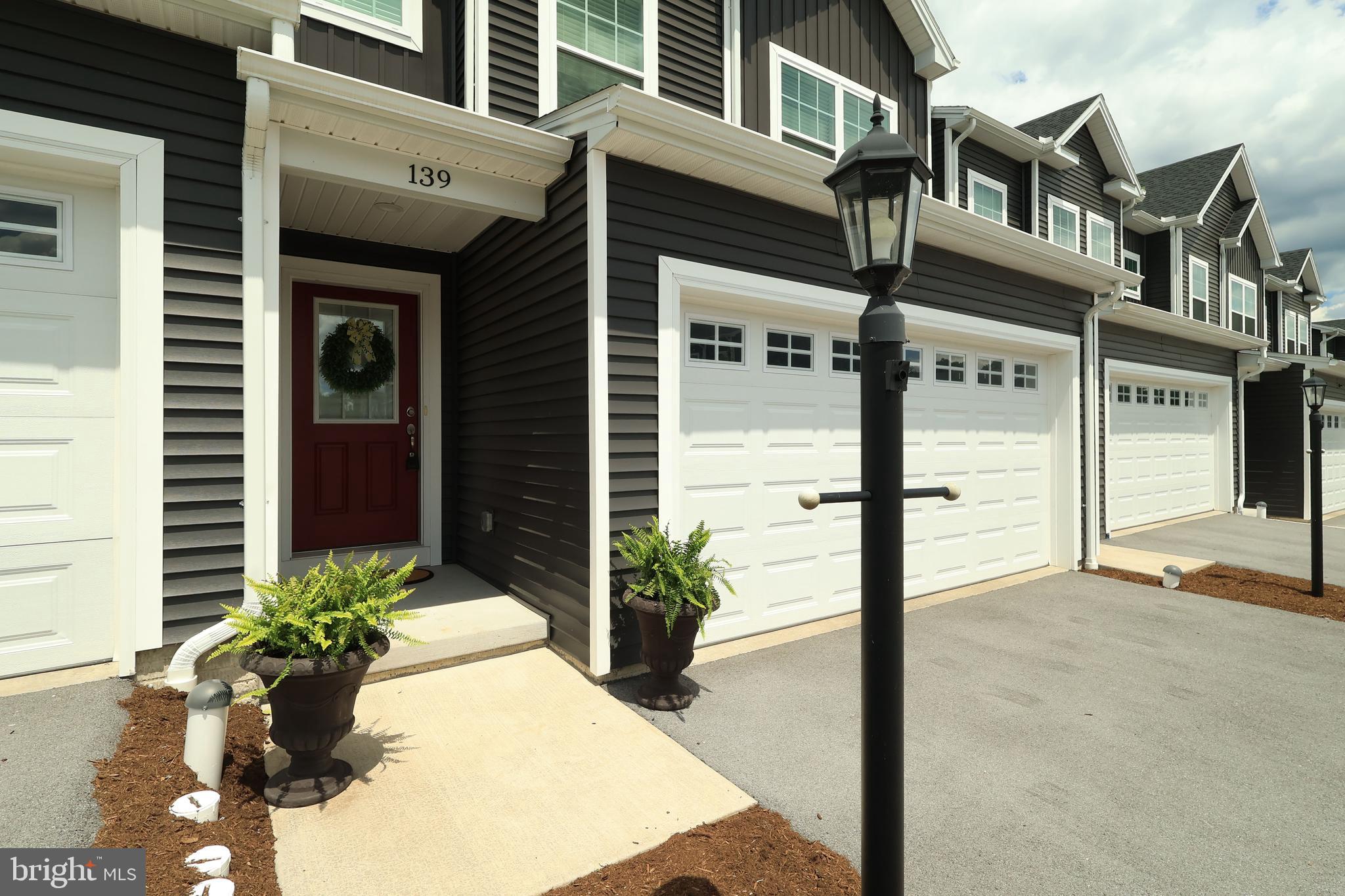 GRAYS POINTE - Residential