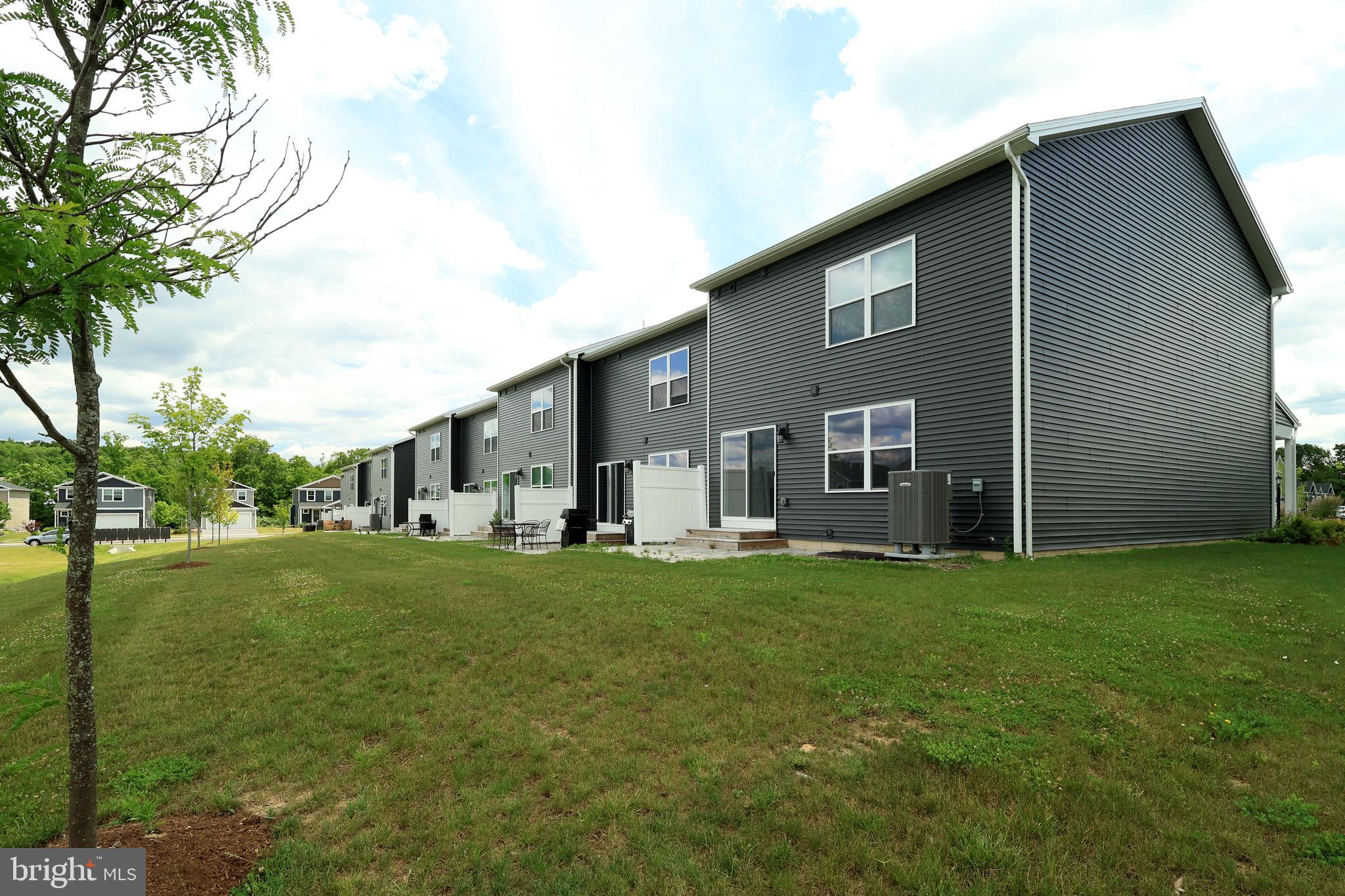 GRAYS POINTE - Residential