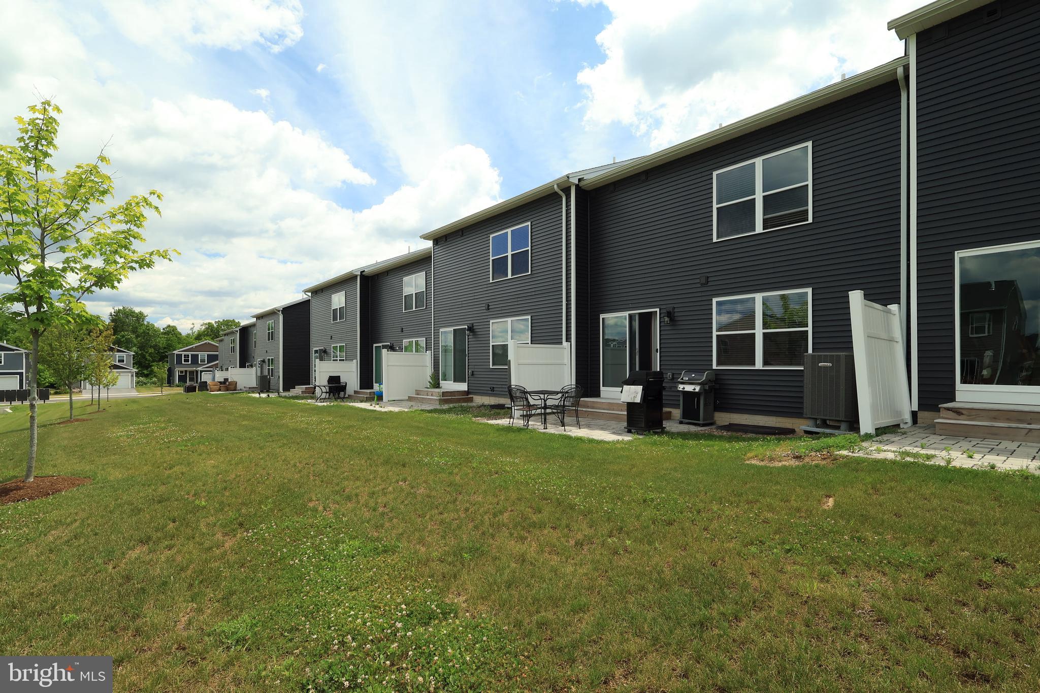 GRAYS POINTE - Residential