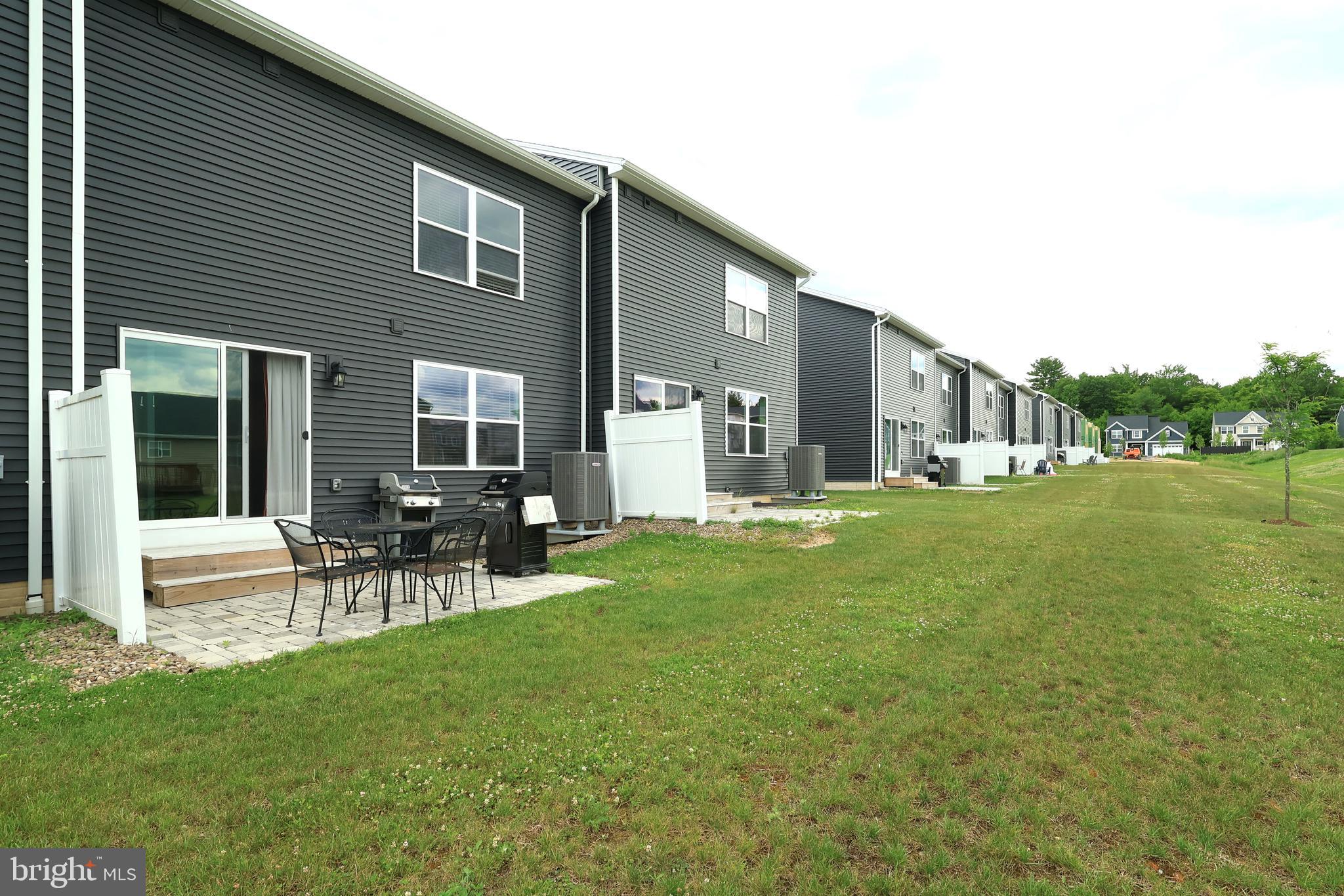 GRAYS POINTE - Residential
