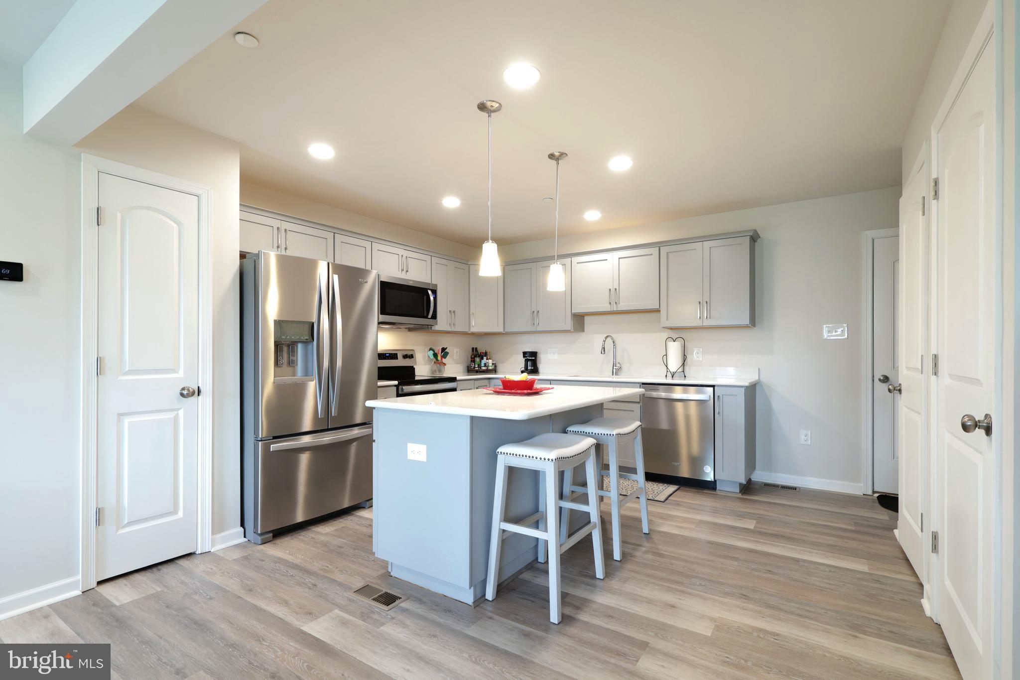 GRAYS POINTE - Residential