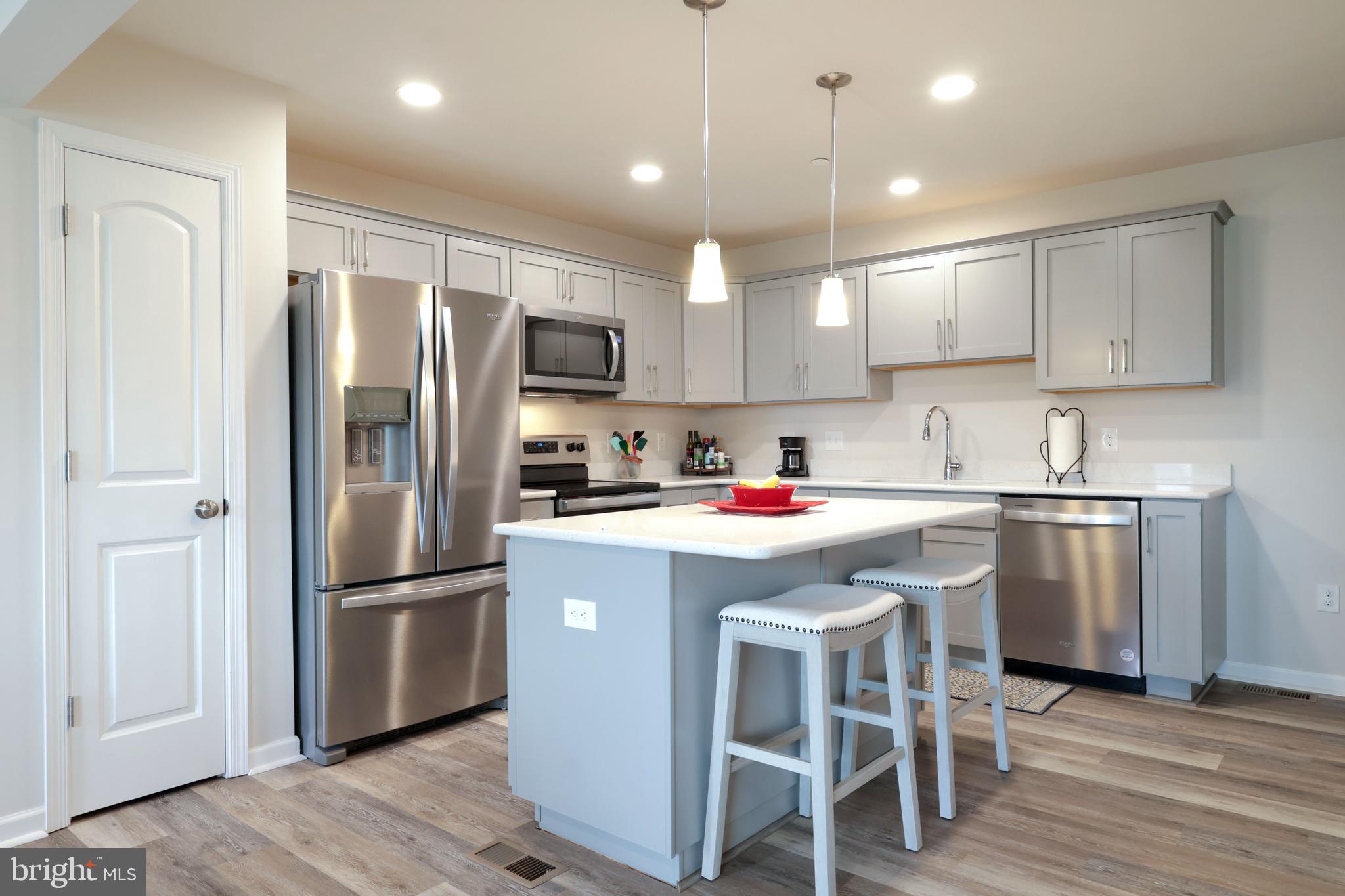 GRAYS POINTE - Residential